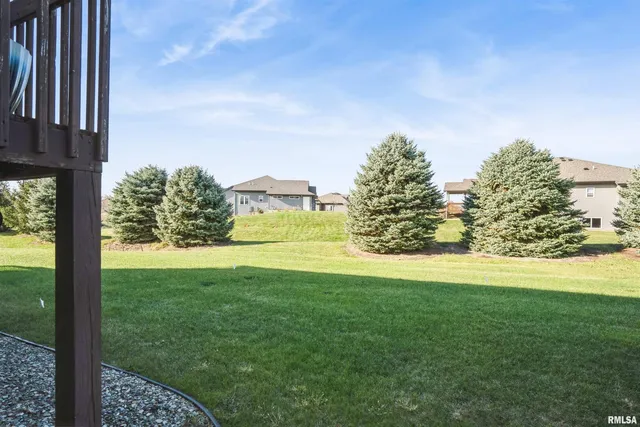 $165,000 | 3620 Banar Drive Southwest, Unit E, Cedar Rapids, IA 52404