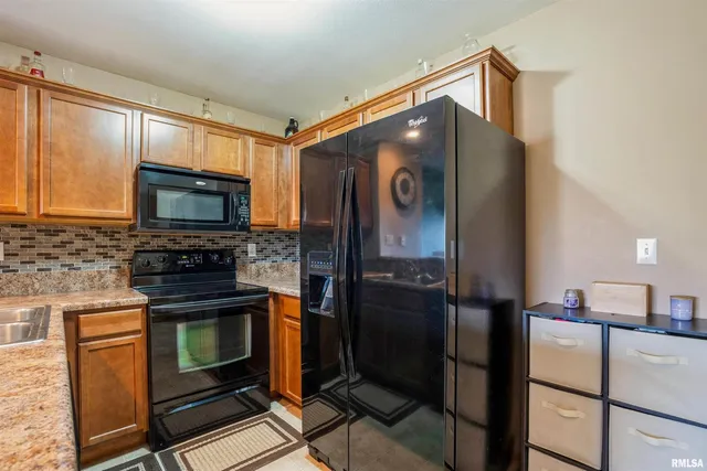 $165,000 | 3620 Banar Drive Southwest, Unit E, Cedar Rapids, IA 52404