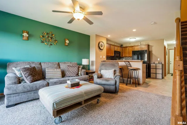 $165,000 | 3620 Banar Drive Southwest, Unit E, Cedar Rapids, IA 52404