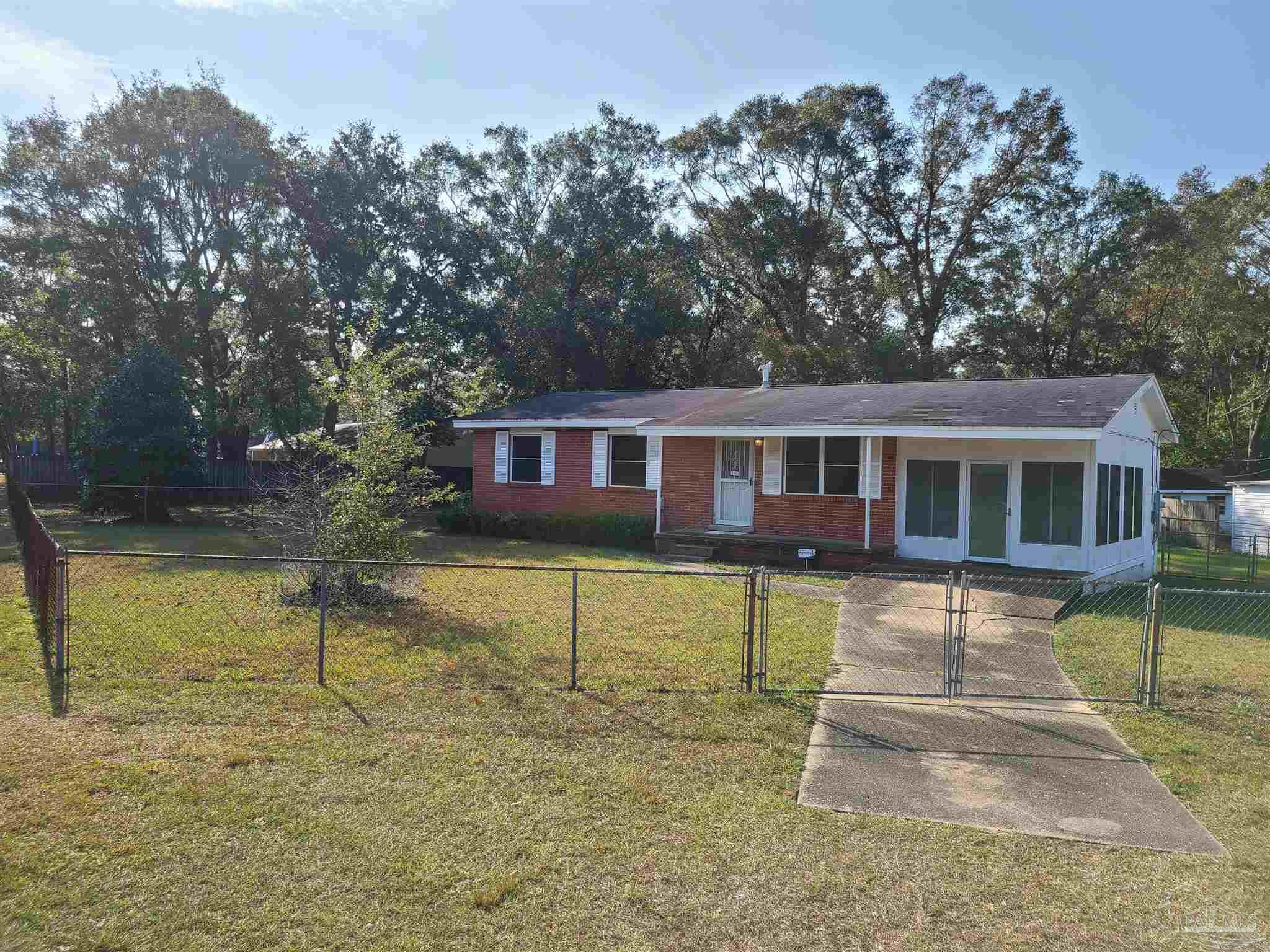 3 West Pinestead Road Pensacola, FL 32503 - Photo 2 of 16 Gallery Image 2