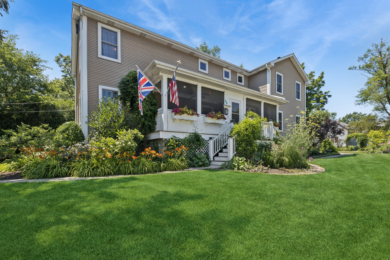 118 Waverly Road Barrington, IL 60010 - Photo 1 of 40
