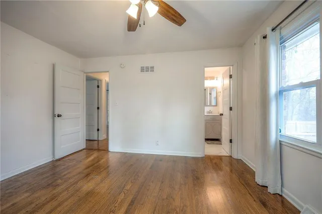 $325,000 | 5841 Blackhoof Trail, Merriam, KS 66203