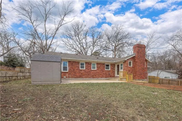 $325,000 | 5841 Blackhoof Trail, Merriam, KS 66203