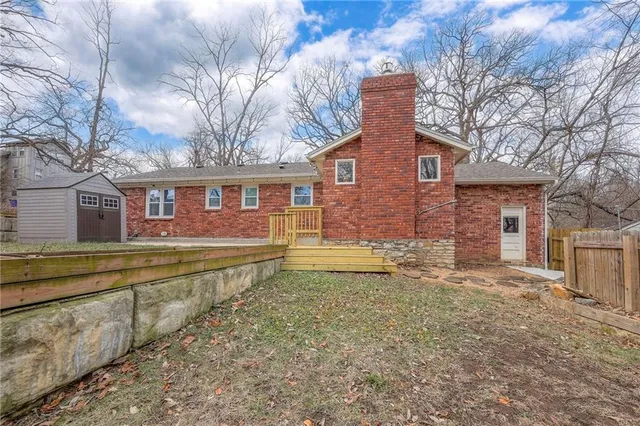 $325,000 | 5841 Blackhoof Trail, Merriam, KS 66203