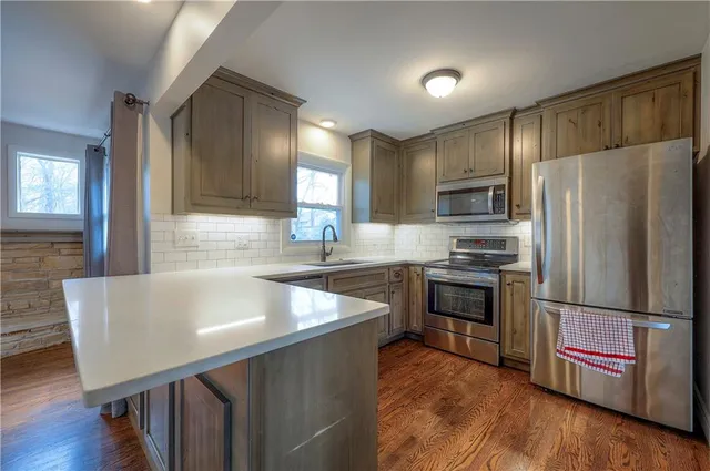 $325,000 | 5841 Blackhoof Trail, Merriam, KS 66203