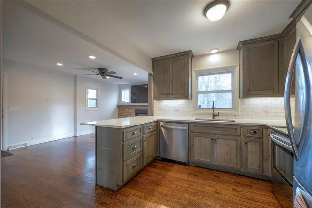 $325,000 | 5841 Blackhoof Trail, Merriam, KS 66203