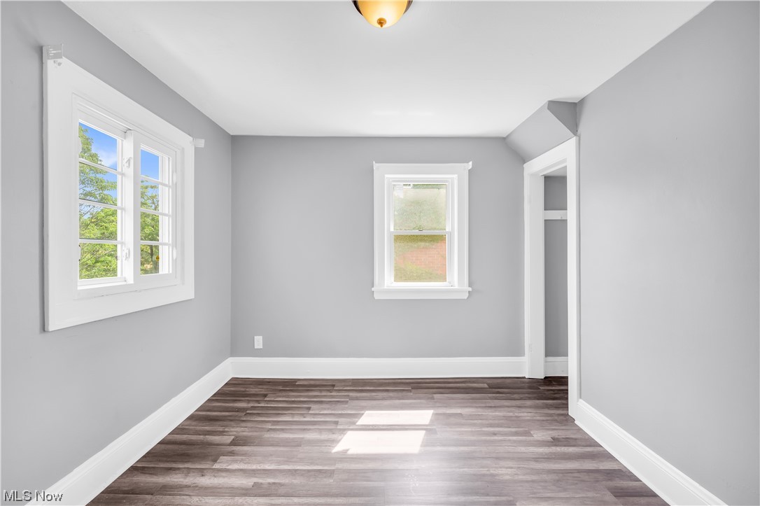 3394 Hartwood Road Cleveland, OH 44112 - Photo 15 of 32