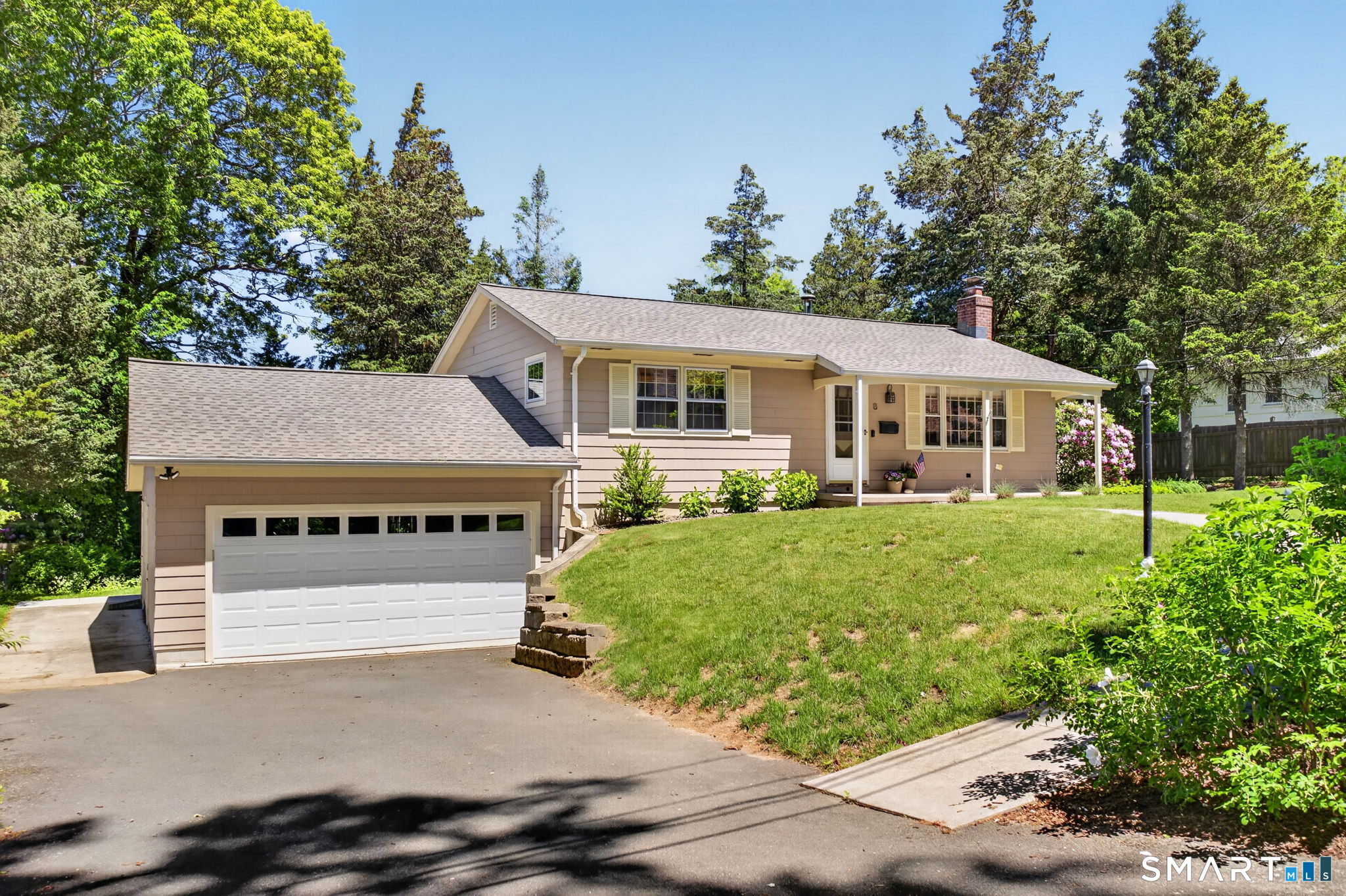 8 Liberty Ridge Clinton, CT 06413 - Photo 1 of 40