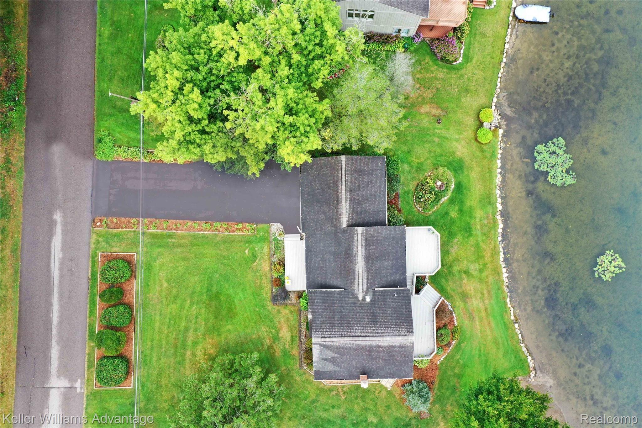 3019 Ripple Way White Lake, MI 48383 - Photo 39 of 47 DJI_0656.jpg
