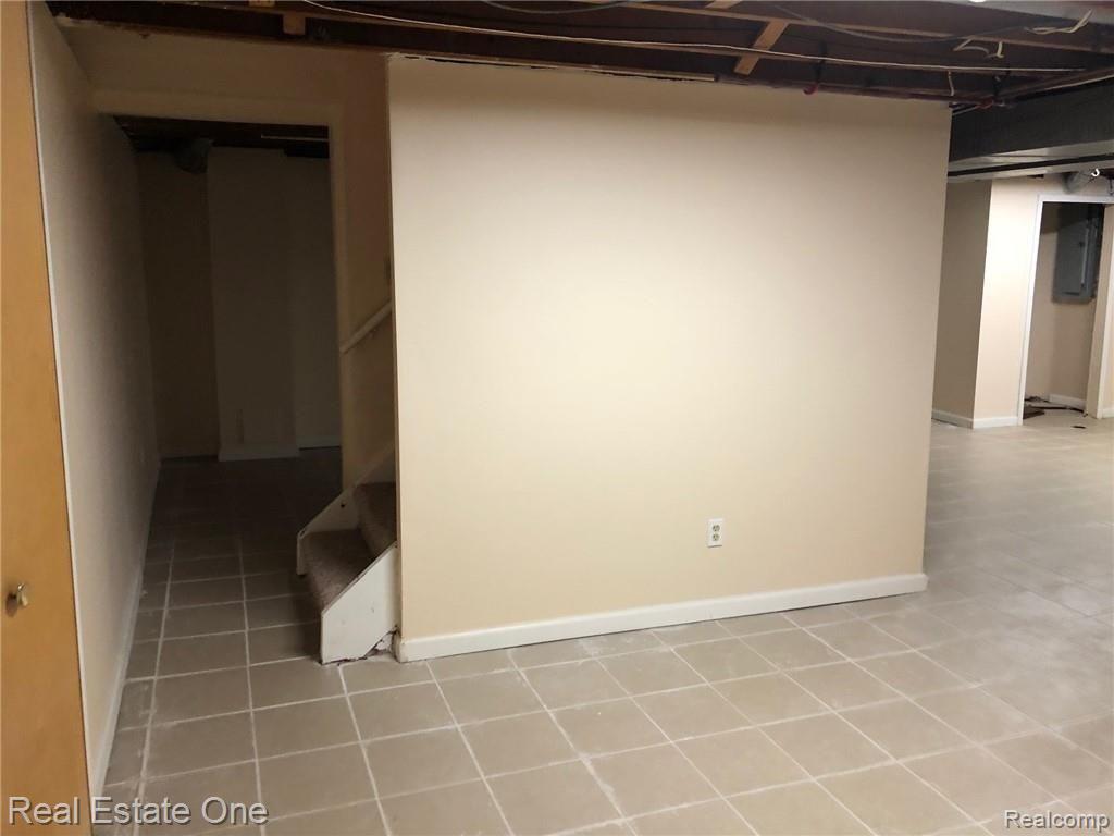 35687 Johnstown Road Farmington Hills, MI 48335 - Photo 17 of 22