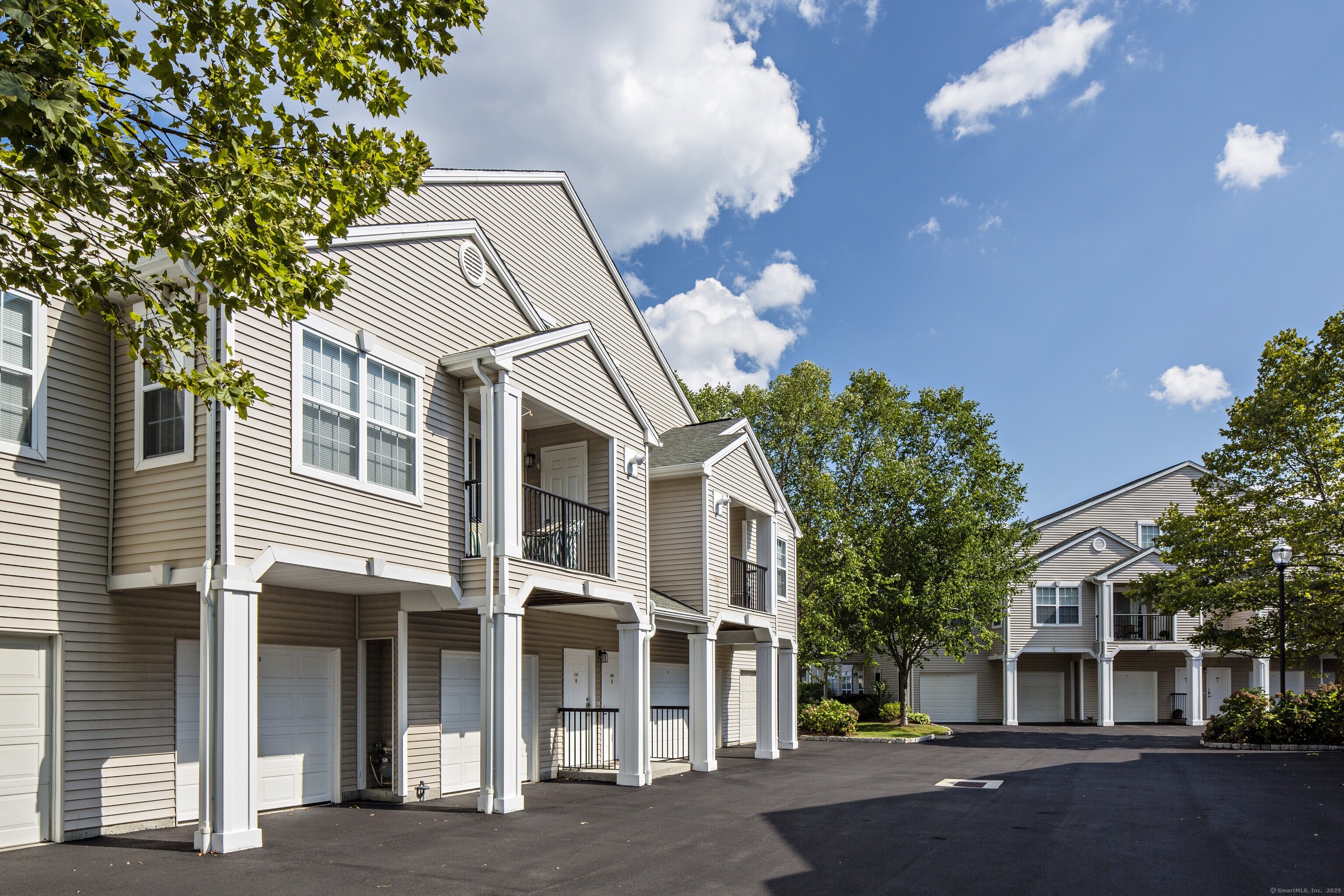 23 River Road, Unit 4208 Weston, CT 06883 - Photo 13 of 32