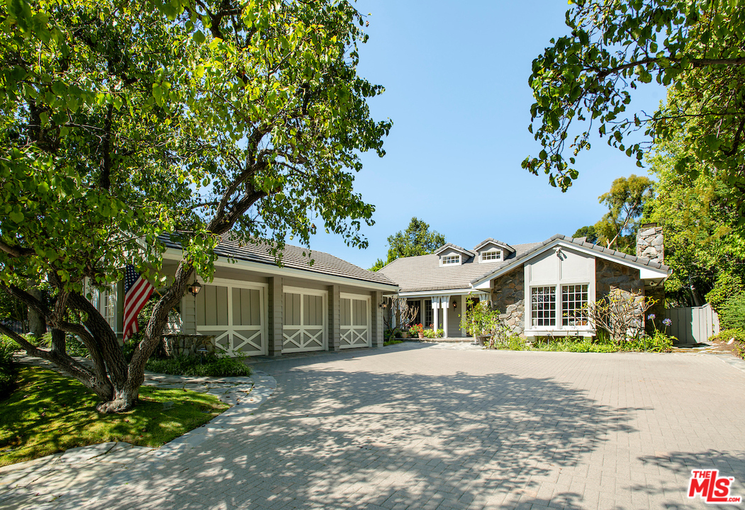 3291 Hutton Drive Beverly Hills, CA 90210 - Photo 2 of 8