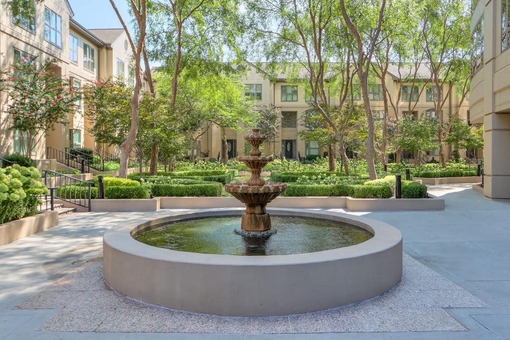 3475 Oak Valley Road Northeast, Unit 530 Atlanta, GA 30326 - Photo 3 of 37 a outdoor view with a fountain
