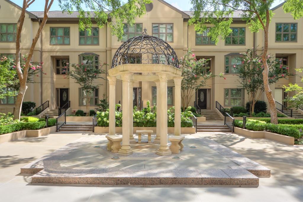 3475 Oak Valley Road Northeast, Unit 530 Atlanta, GA 30326 - Photo 35 of 37 a front view of a building