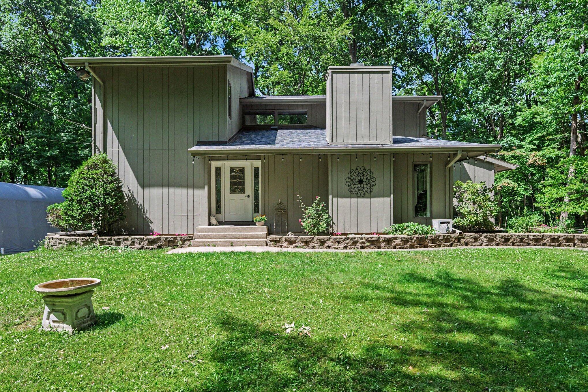 8656 West R Avenue Kalamazoo, MI 49009 - Photo 2 of 37 002_crs_8521_213