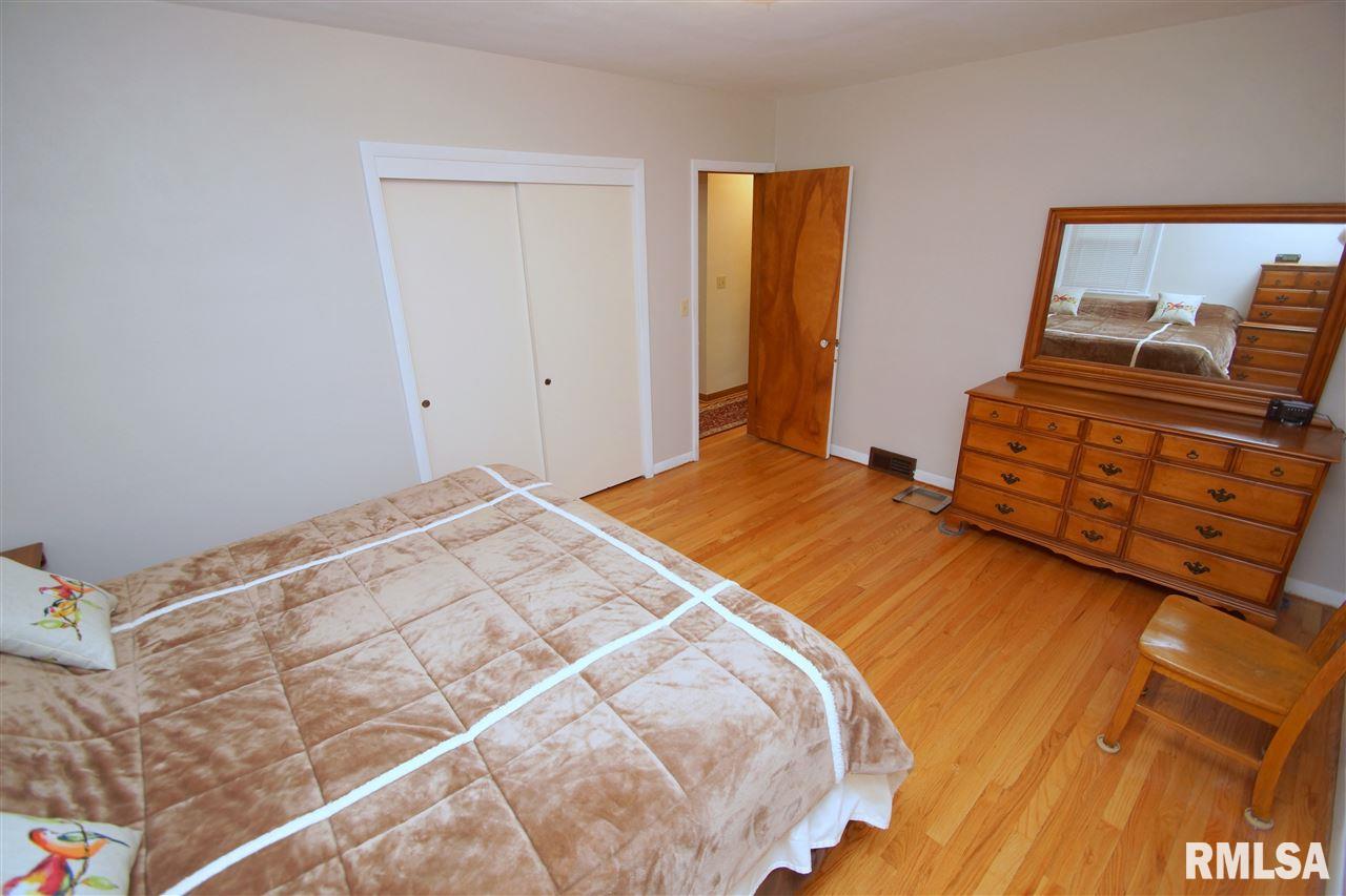 2853 Northhaven Road Davenport, IA 52804 - Photo 15 of 25 Gallery Image 15