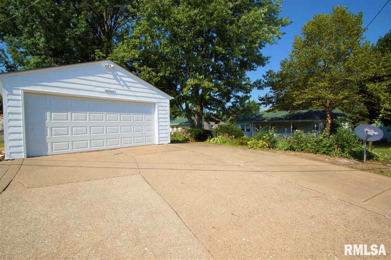 2853 Northhaven Road Davenport, IA 52804 - Photo 24 of 25 Gallery Image 24