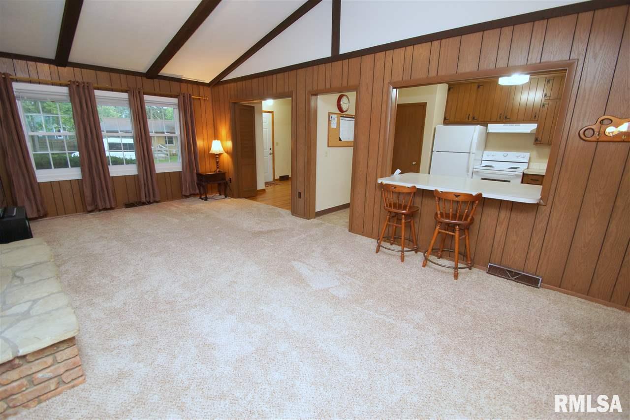 2853 Northhaven Road Davenport, IA 52804 - Photo 8 of 25 Gallery Image 8