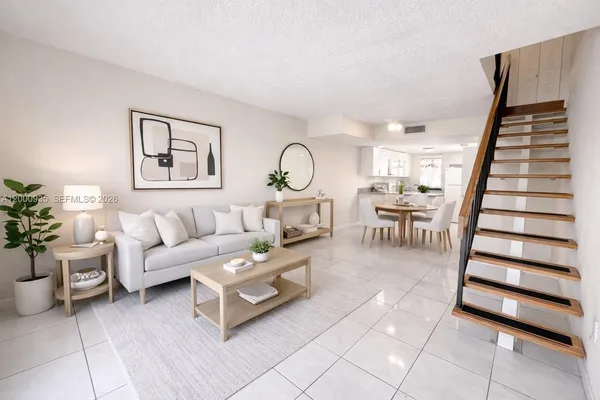 $2,200 | 5575 West 26th Court, Unit 203, Hialeah, FL 33016