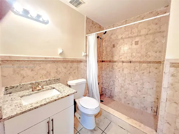 $2,200 | 5575 West 26th Court, Unit 203, Hialeah, FL 33016