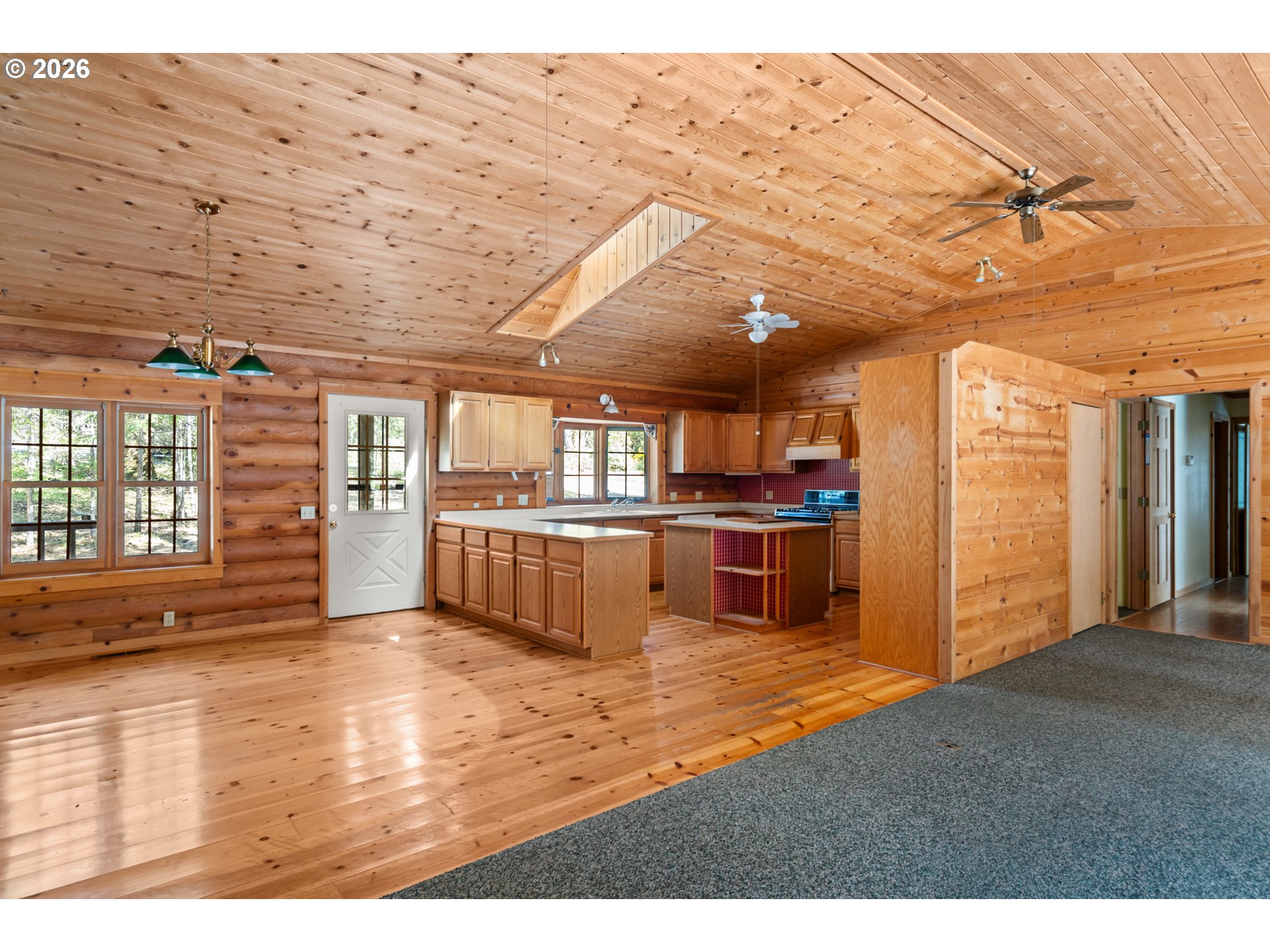 453 Glendon Road Cave Junction, OR 97523 - Photo 6 of 48