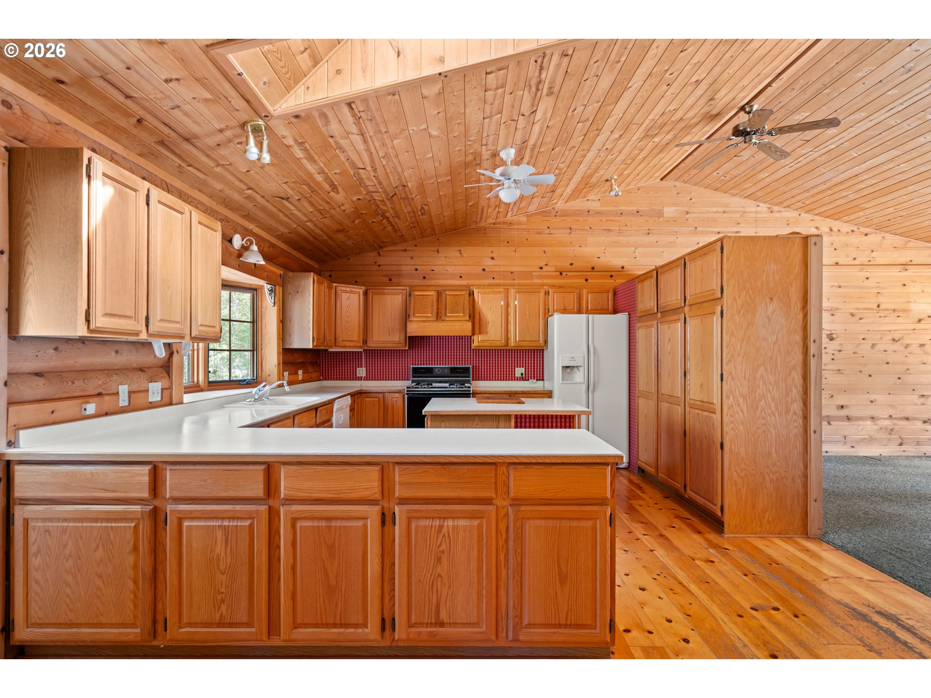 453 Glendon Road Cave Junction, OR 97523 - Photo 7 of 48