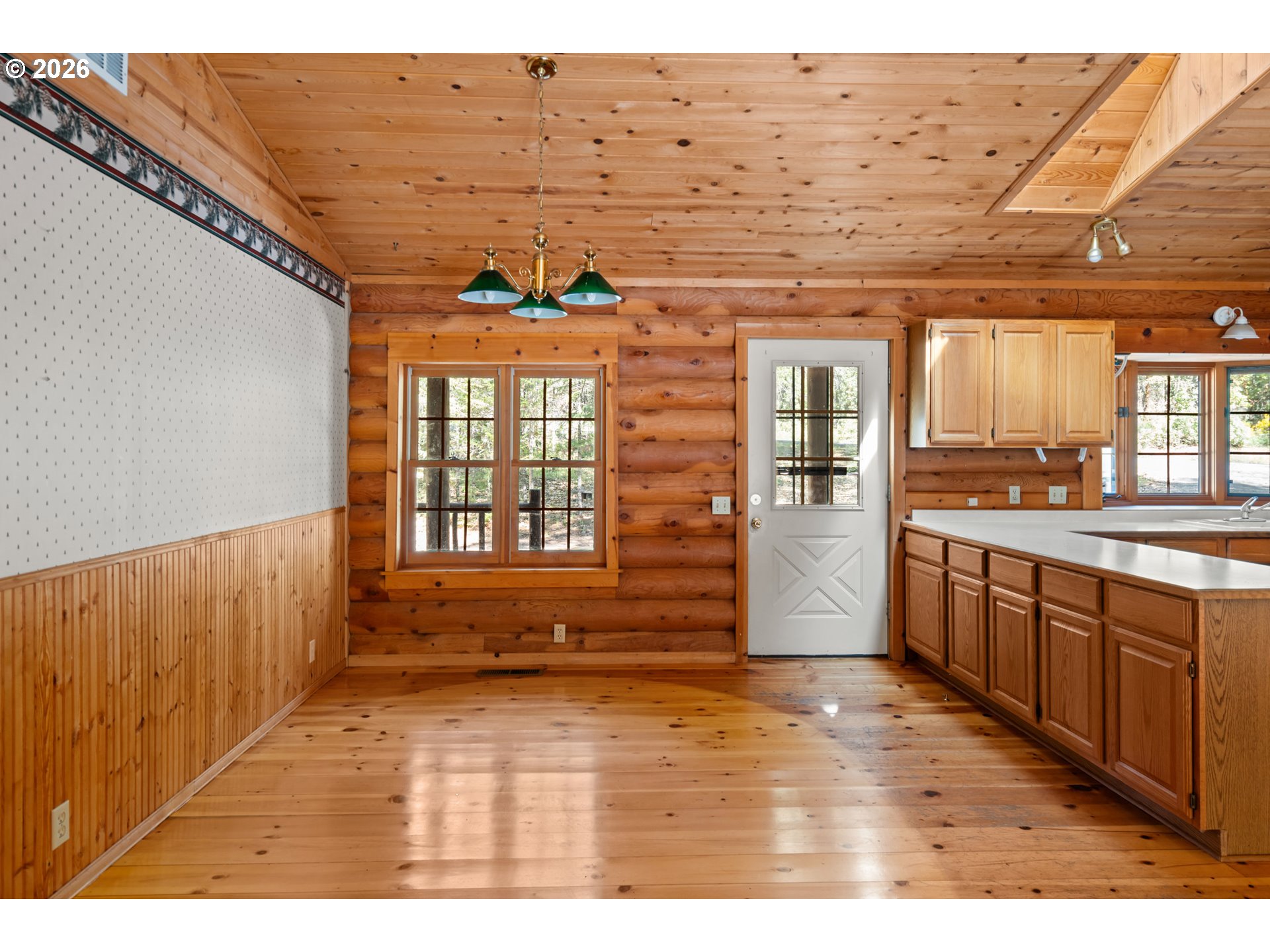 453 Glendon Road Cave Junction, OR 97523 - Photo 10 of 48