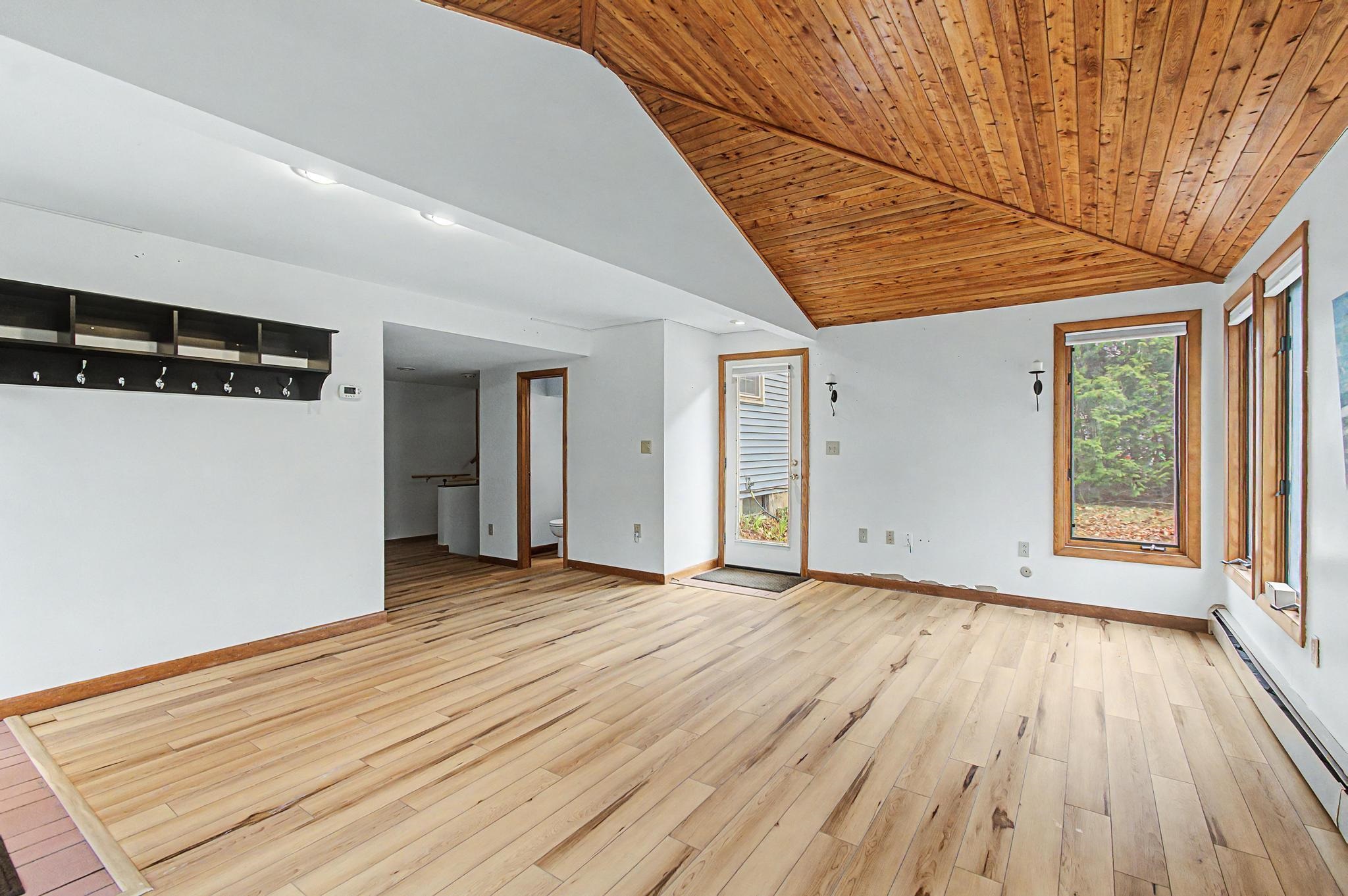 6 Clover Street South Burlington, VT 05403 - Photo 28 of 47