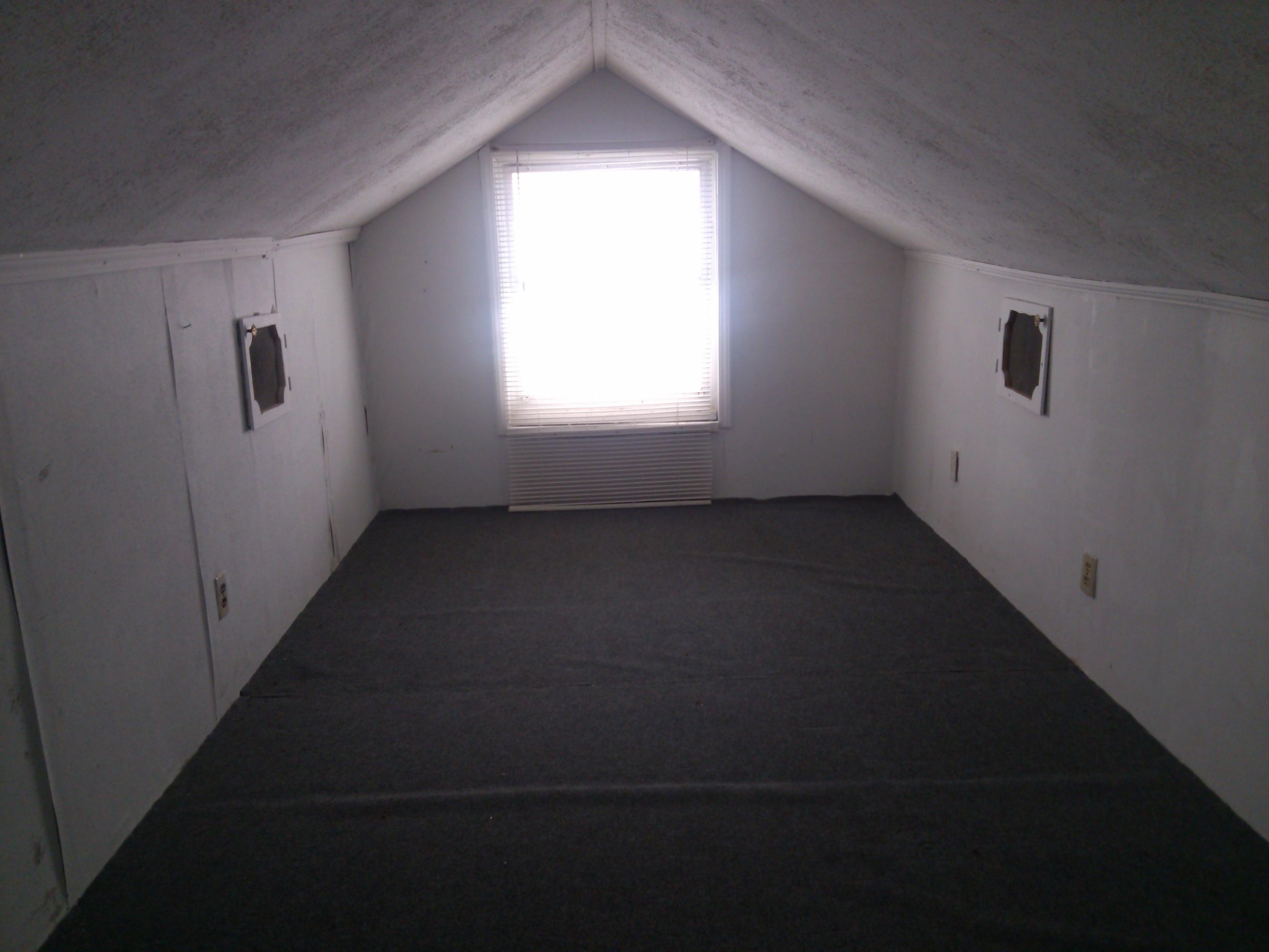 325 Sawmill Road Ferrum, VA 24088 - Photo 18 of 19 an empty room with a window