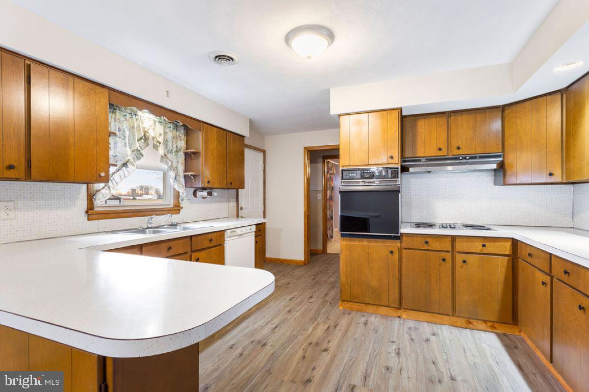 670 Winterstown Road Red Lion, PA 17356 - Photo 8 of 30