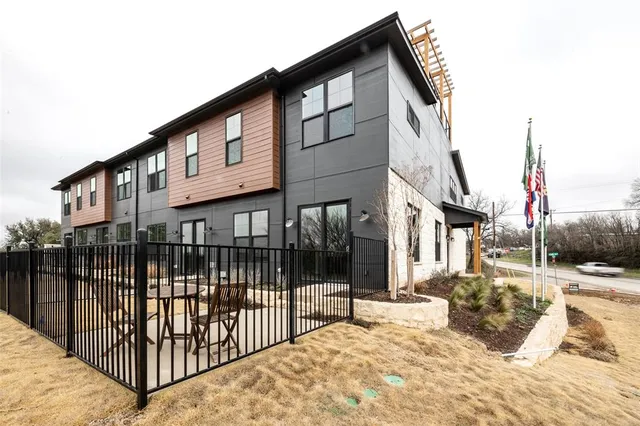 $2,800 | 110 Clark Lane, Unit 110, Stephenville, TX 76401