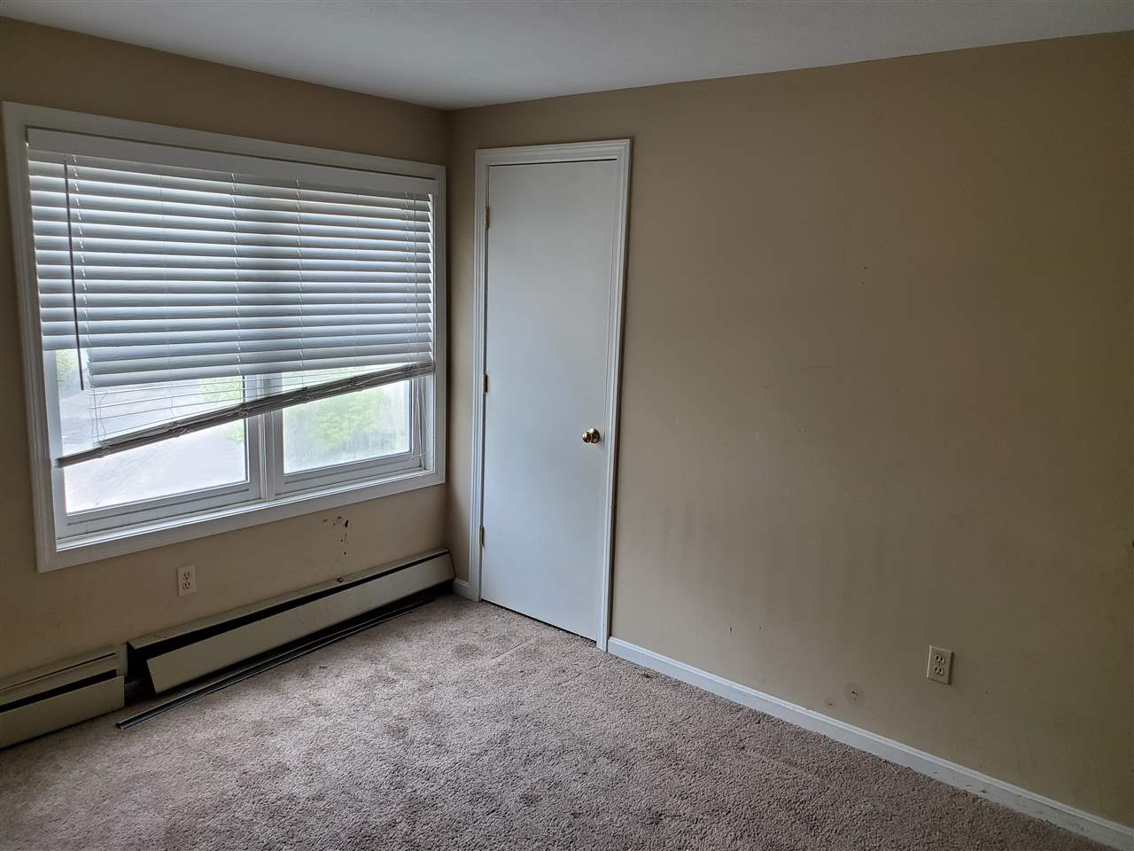 630 Hackett Hill Road Manchester, NH 03102 - Photo 13 of 15