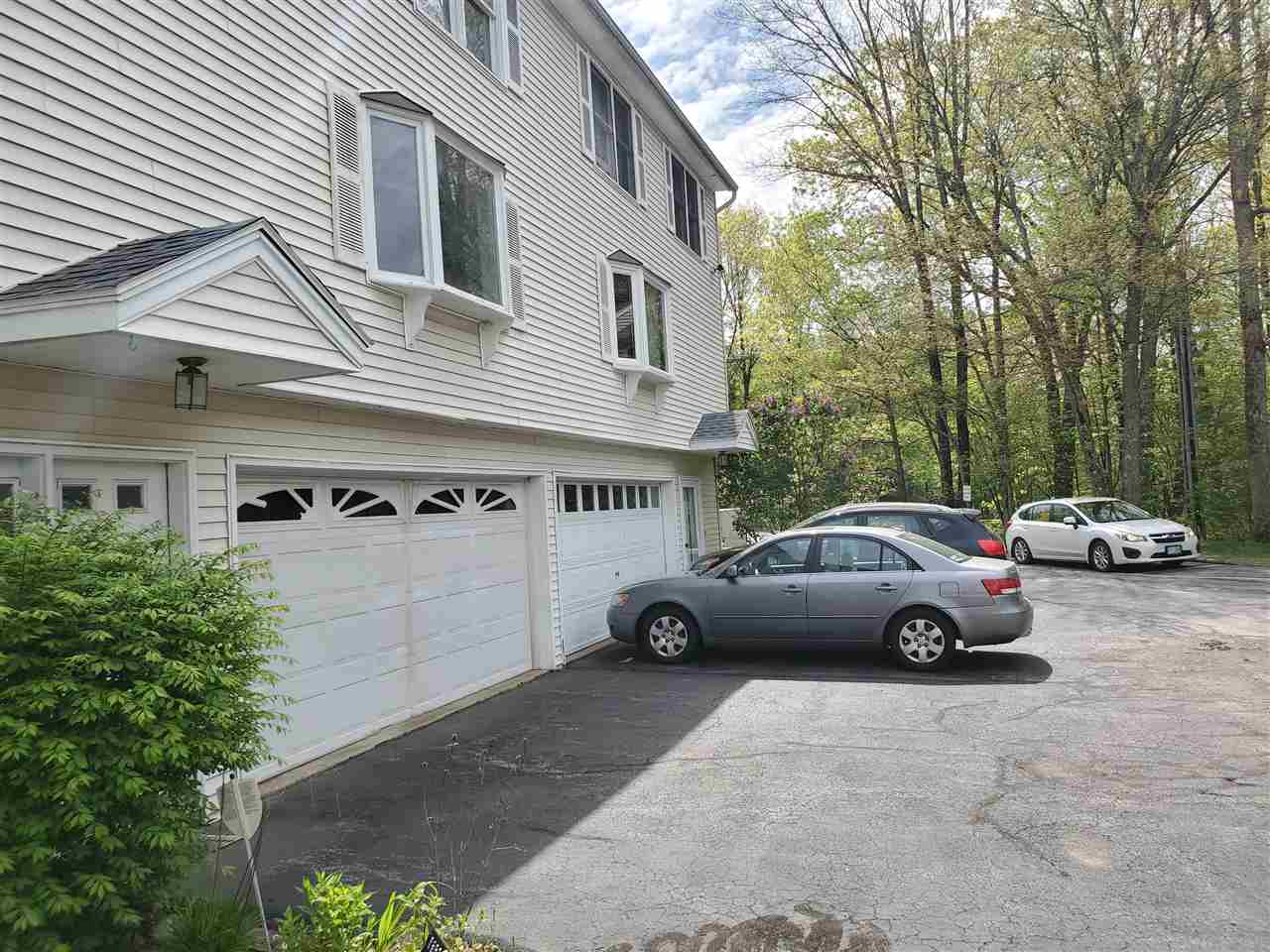630 Hackett Hill Road Manchester, NH 03102 - Photo 3 of 15