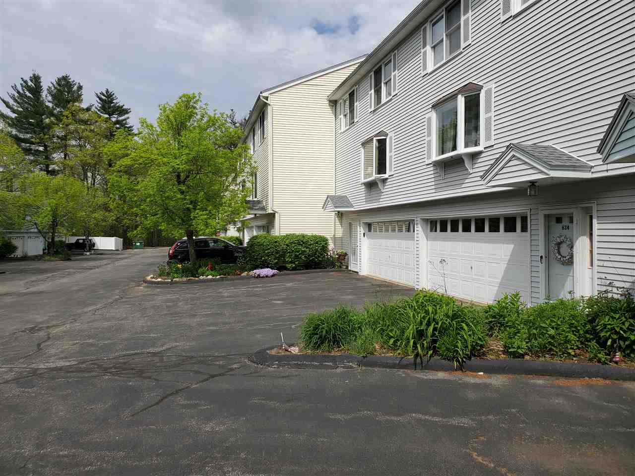 630 Hackett Hill Road Manchester, NH 03102 - Photo 4 of 15