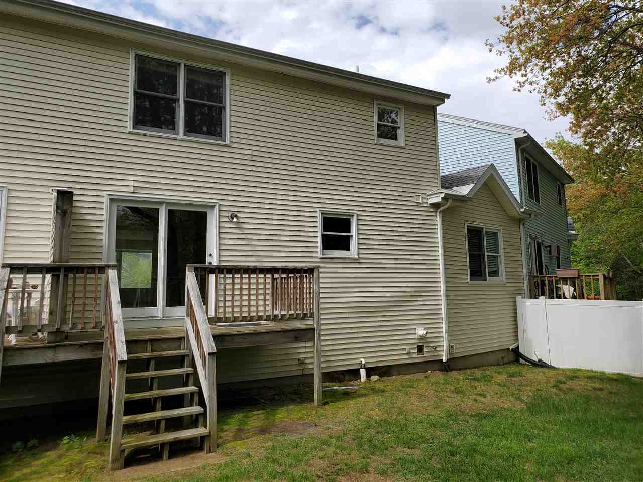 630 Hackett Hill Road Manchester, NH 03102 - Photo 5 of 15
