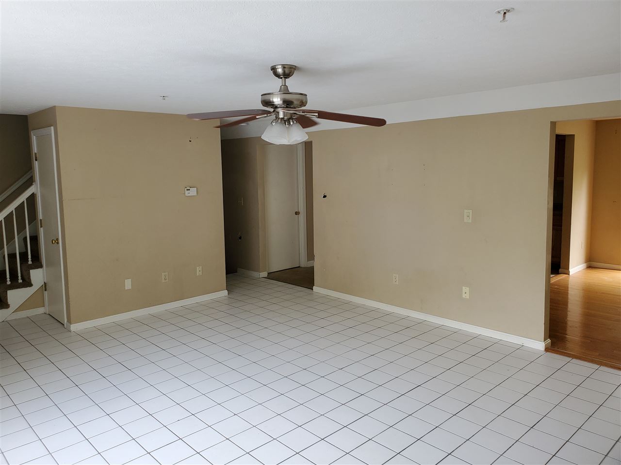 630 Hackett Hill Road Manchester, NH 03102 - Photo 8 of 15
