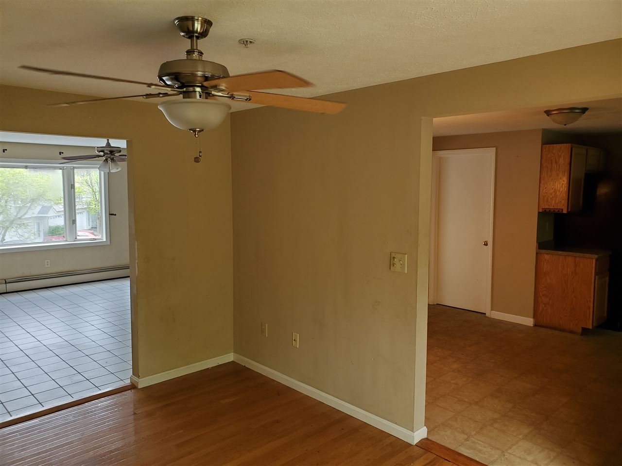 630 Hackett Hill Road Manchester, NH 03102 - Photo 10 of 15