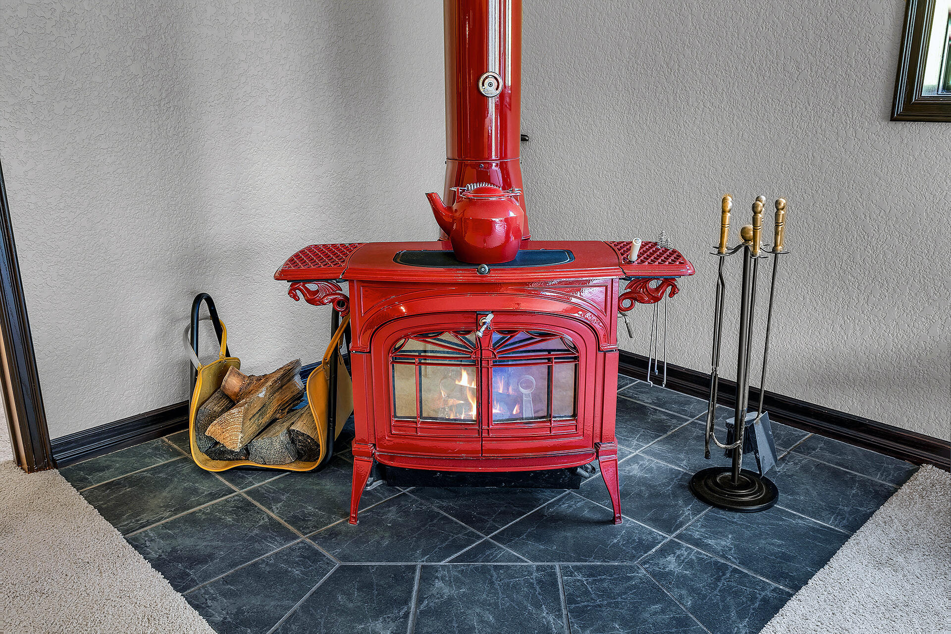 24740 Pioneer Road Idyllwild, CA 92549 - Photo 28 of 59 a room with gym equipment