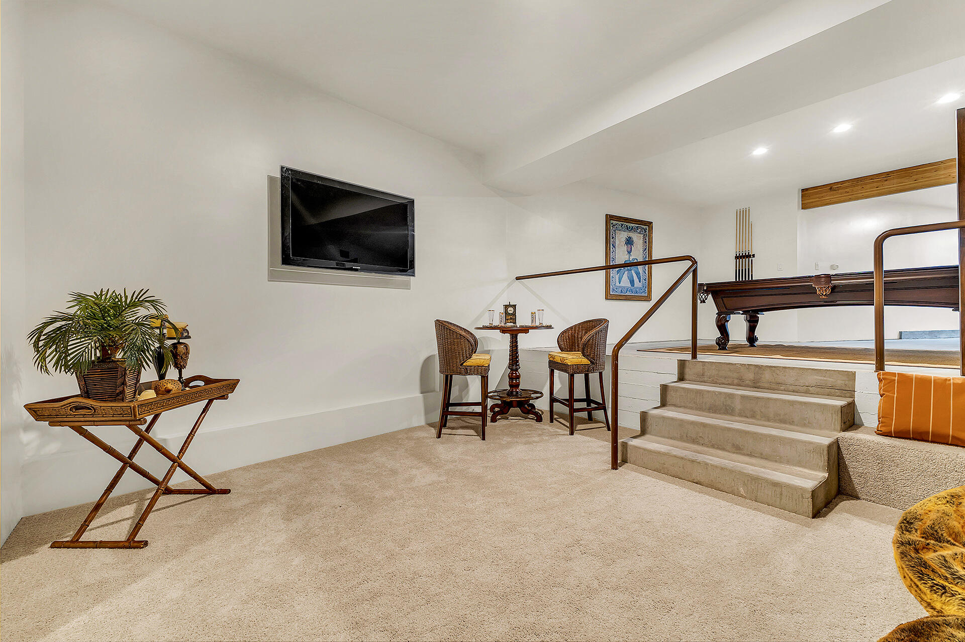 24740 Pioneer Road Idyllwild, CA 92549 - Photo 41 of 59 a livingroom with furniture and a flat screen tv