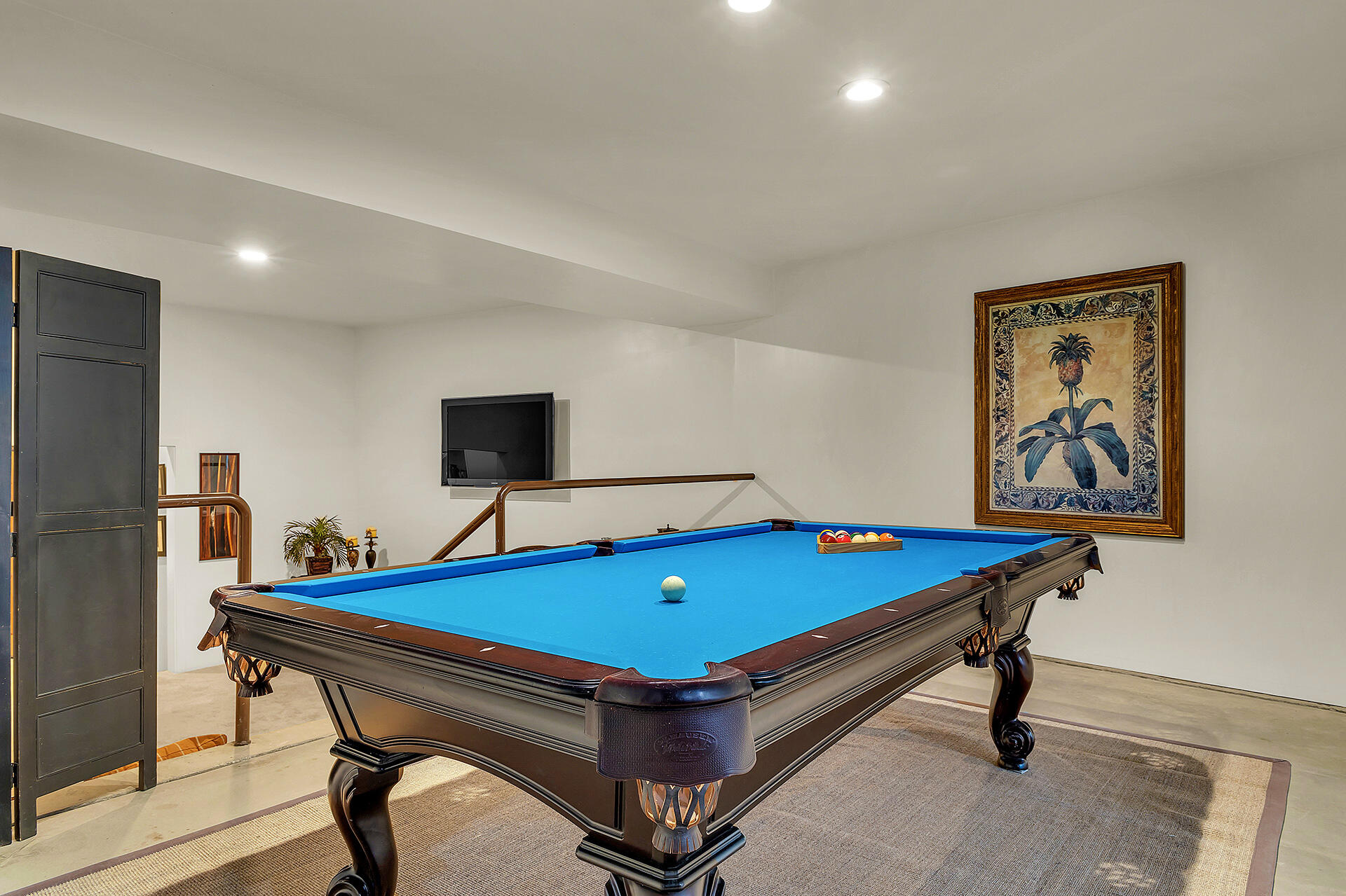 24740 Pioneer Road Idyllwild, CA 92549 - Photo 46 of 59 a room with furniture pool table and flat screen tv