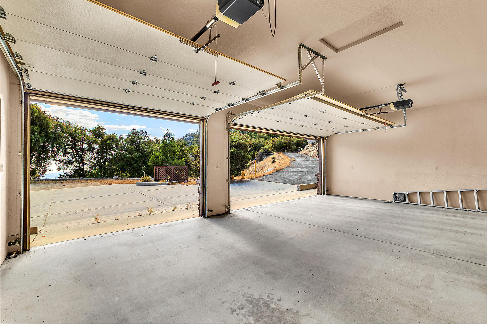 24740 Pioneer Road Idyllwild, CA 92549 - Photo 52 of 59 a view of a indoor garage