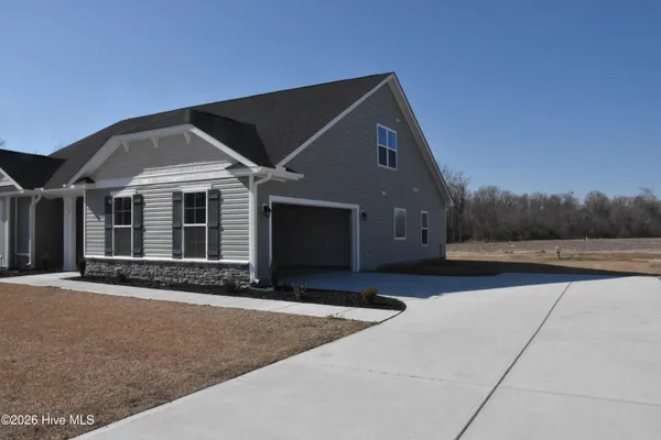 $369,300 | 178 Poker House Road, Grimesland, NC 27837