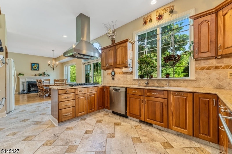 38 Larsen Road Ringoes, NJ 08551 - Photo 13 of 49