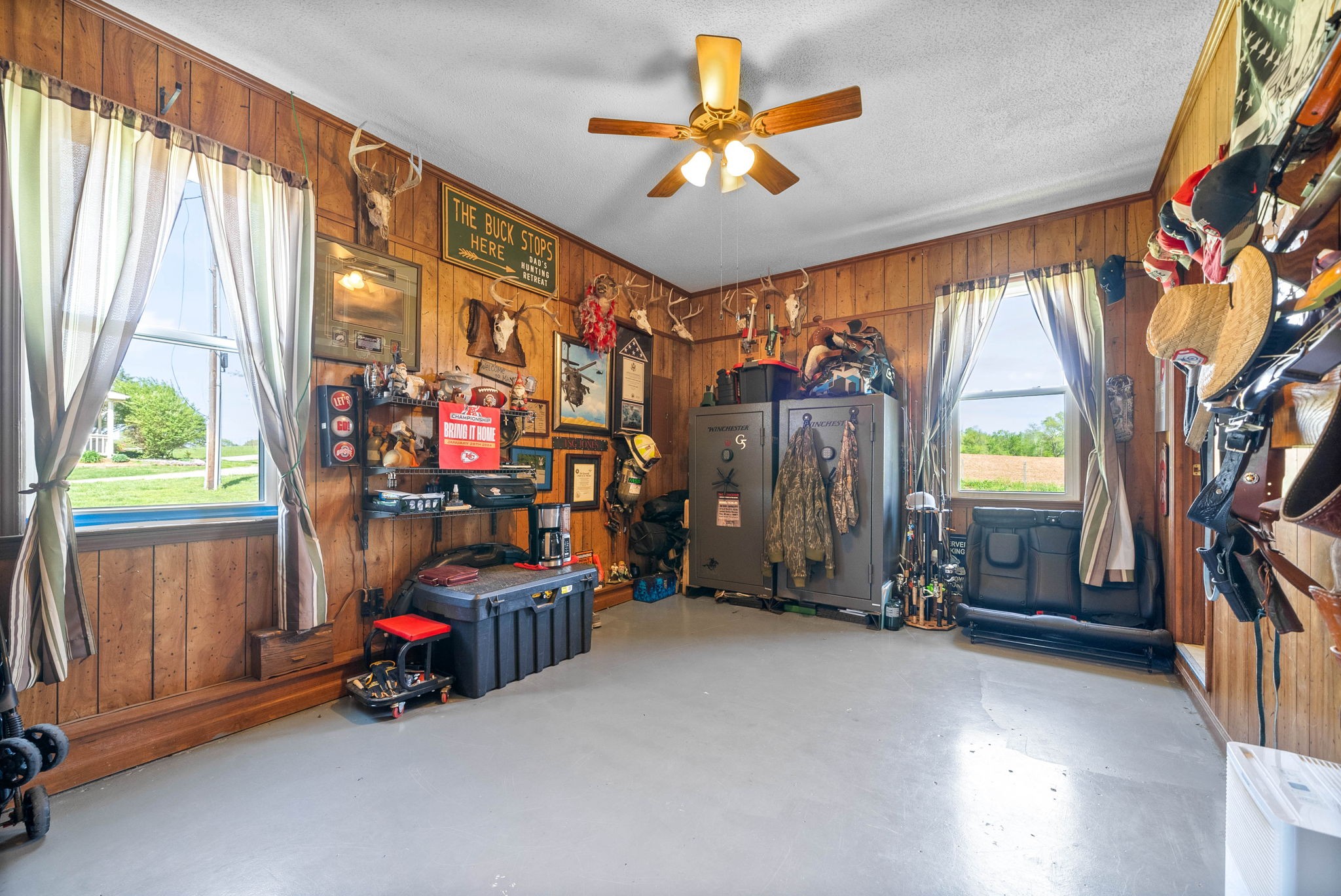 558 Bumpus Road Cunningham, TN 37052 - Photo 26 of 64 a view of a room with gym equipment