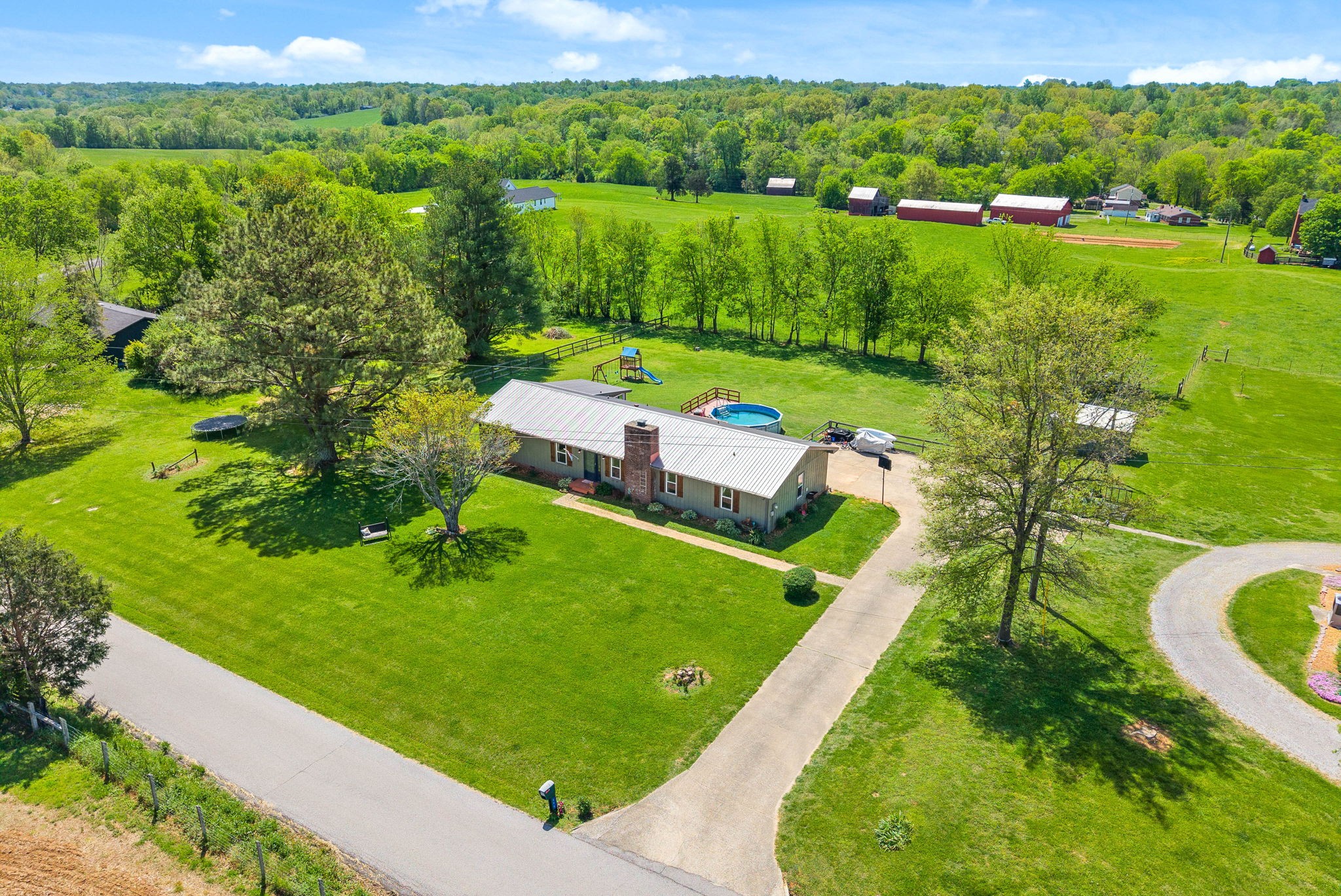 558 Bumpus Road Cunningham, TN 37052 - Photo 45 of 64 a garden view with a outdoor seating space