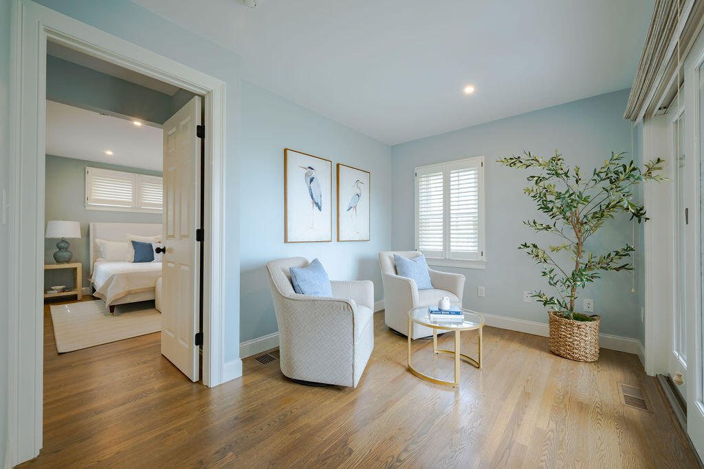 39 Bay Shore Road Hyannis, MA 02601 - Photo 24 of 63 a living room with furniture and a potted plant