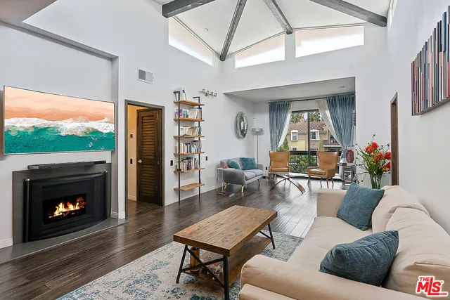 $5,195 | 2175 South Beverly Glen Boulevard, Unit 403, Los Angeles, CA 90025