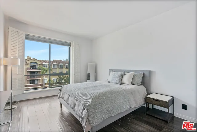 $5,195 | 2175 South Beverly Glen Boulevard, Unit 403, Los Angeles, CA 90025