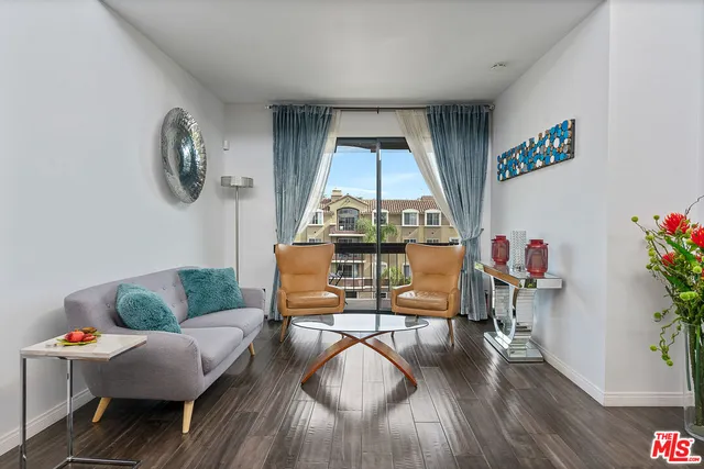 $5,195 | 2175 South Beverly Glen Boulevard, Unit 403, Los Angeles, CA 90025