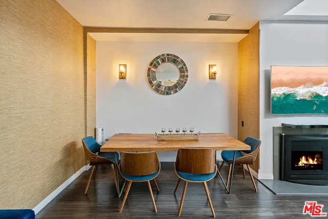 $5,195 | 2175 South Beverly Glen Boulevard, Unit 403, Los Angeles, CA 90025